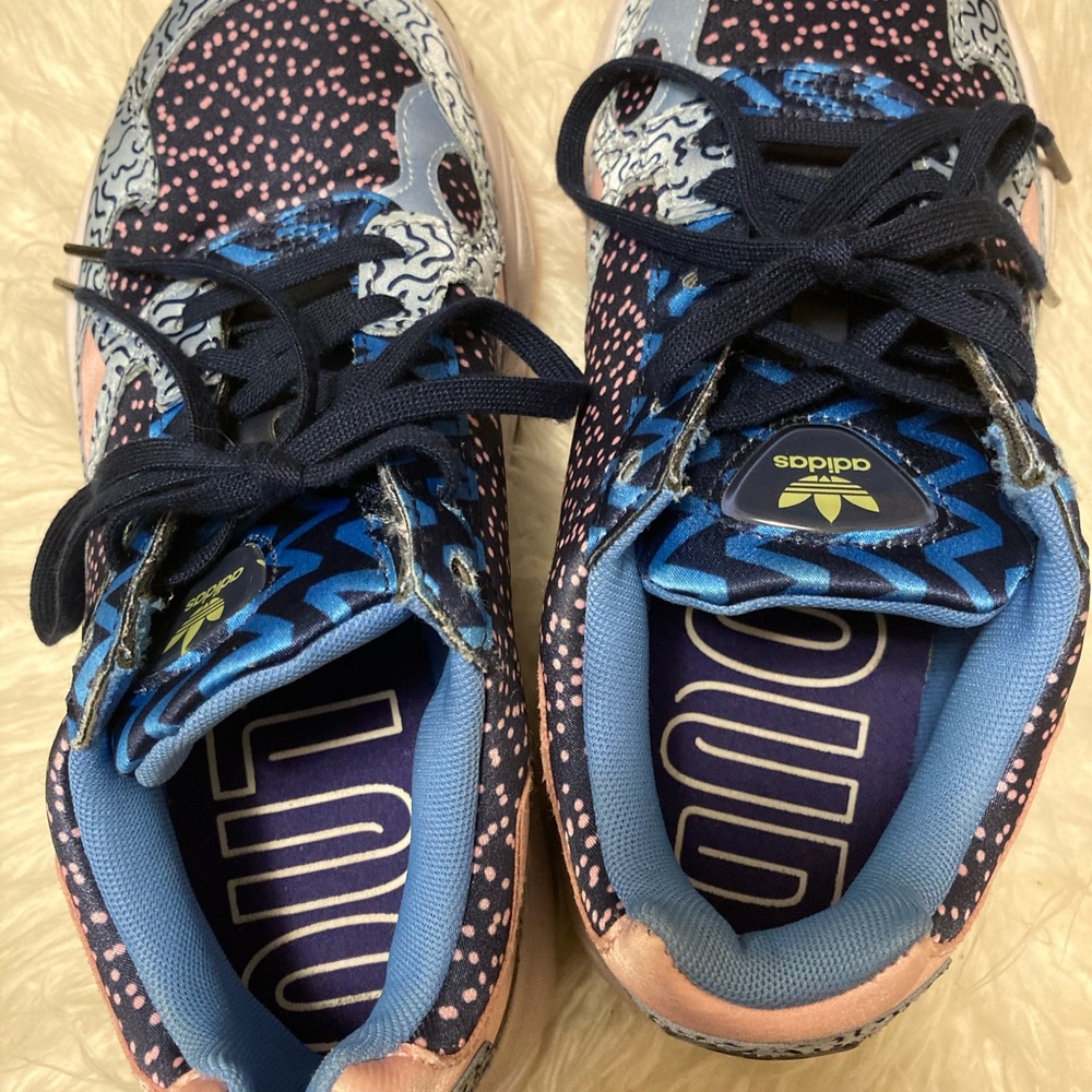 Adidas Sneakers